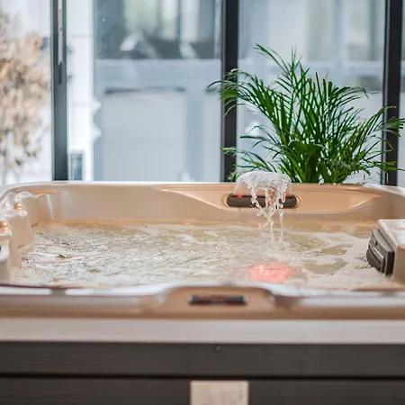 Beatrice In Odyssey Pool & Spa-parking Appartamento *