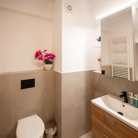 Apartment Beatrice In Odyssey Pool & Spa-parking Mamaia
